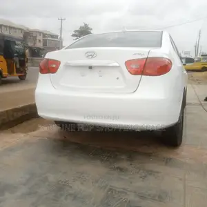 Hyundai Elantra 2010 White