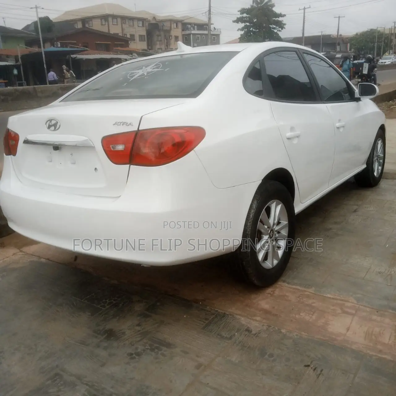 Hyundai Elantra 2010 White