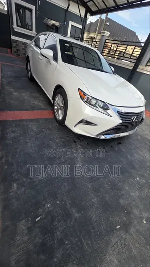 Lexus ES 350 FWD 2013 White
