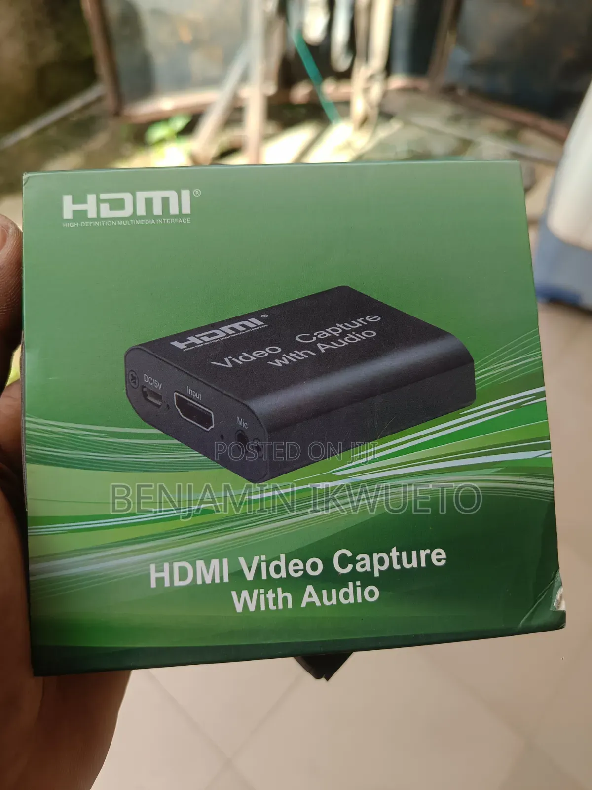 Capture Card With Loop Out