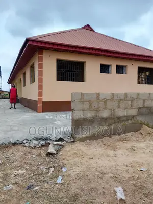 3bdrm Apartment in Pegba, Oluyole for rent