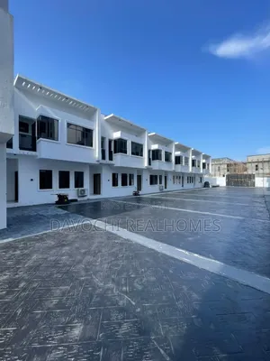 3bdrm Duplex in Chevron for sale