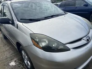 Toyota Sienna LE AWD 2008 Silver