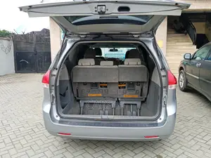 Toyota Sienna 2013 Silver