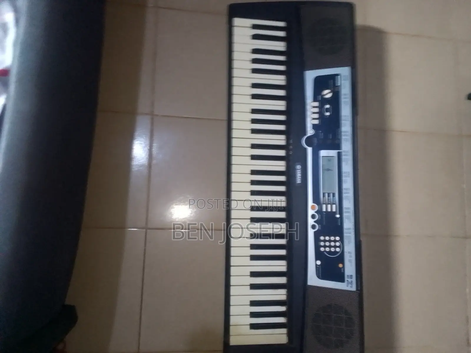 Yahama YPT-210 Keyboard