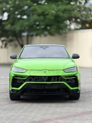 New Lamborghini Urus 2022 Green