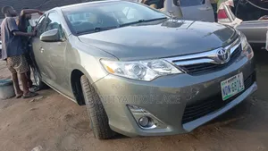 Toyota Camry LE 4dr Sedan (2.5L 4cyl 6A) 2013 Green