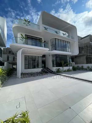 5bdrm Duplex in Osapa london for sale