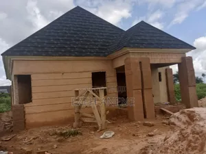 3bdrm Bungalow in Benin City for sale