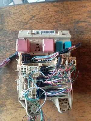 Venza Dash Board Fuse Box