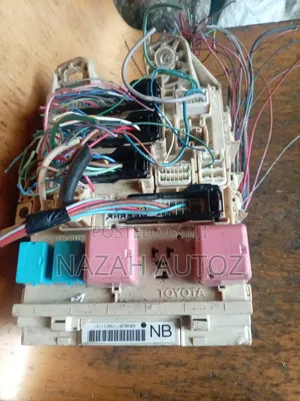 Venza Dash Board Fuse Box