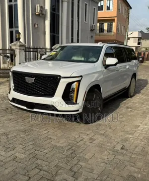 Cadillac Escalade Platinum Luxury 2026 White