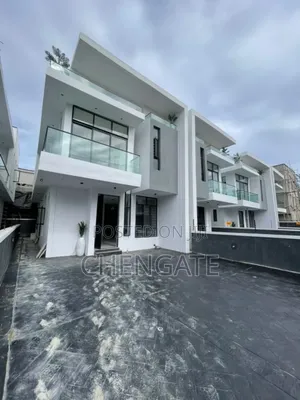 4bdrm Duplex in Ikota for sale