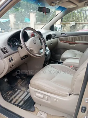 Toyota Sienna XLE AWD 2005 Gold