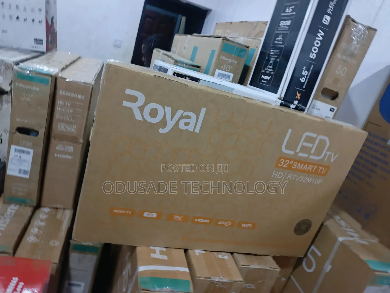 Affordable Royal 32" Smart Television