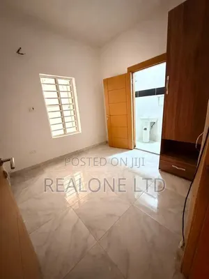 Mini Flat in Ikota for rent