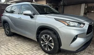 Toyota Highlander XLE AWD 2020 Silver