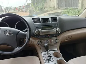 Toyota Highlander 4x4 2008 Gold
