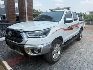 Toyota Hilux 2013 White
