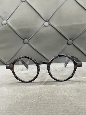 Clean and Fashion Glasses for Every Day Use