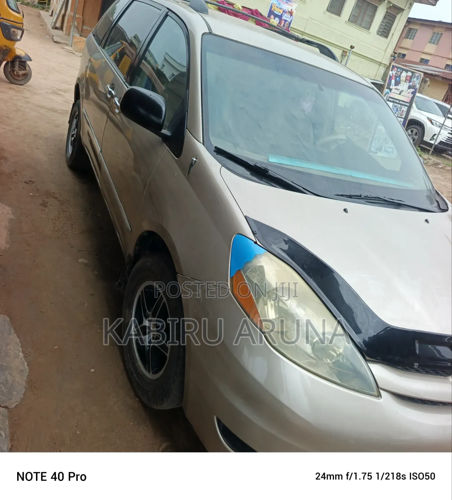 Toyota Sienna 2006 Gold