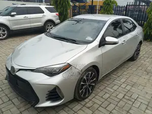 Toyota Corolla 2018 Silver