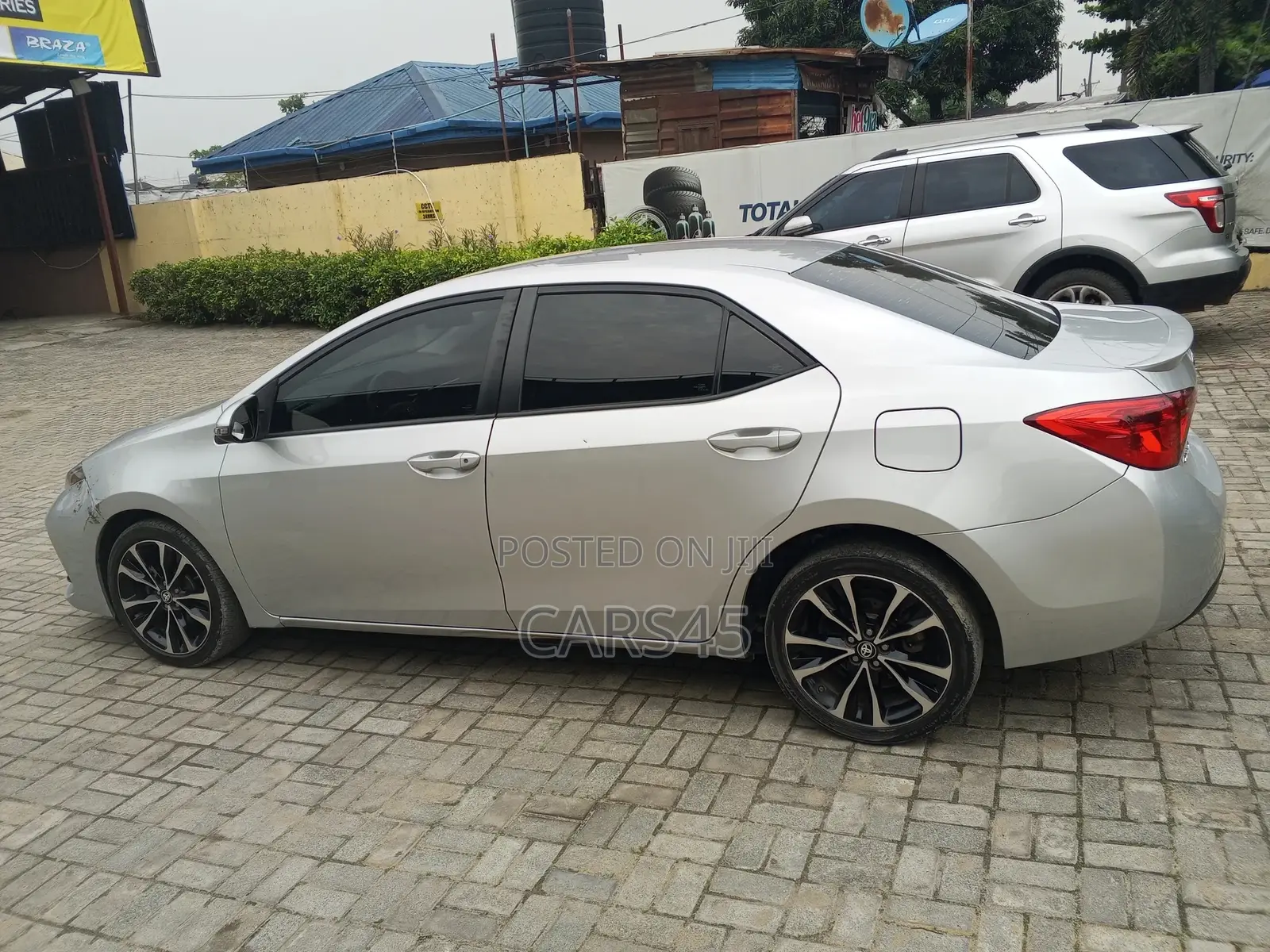 Toyota Corolla 2018 Silver