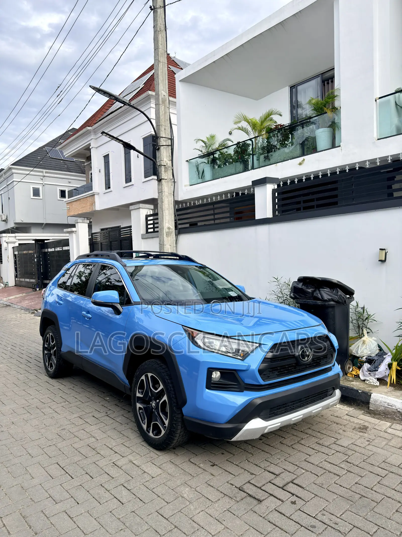 Toyota RAV4 Adventure 2019 Blue
