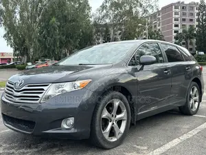 Toyota Venza LE 2011 Gray