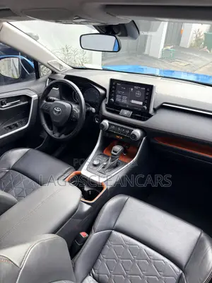 Toyota RAV4 Adventure 2019 Blue