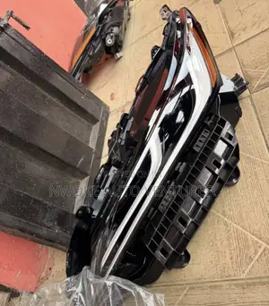 Headlamp for Toyota Venza 2025 Model