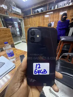 Apple iPhone 12 64 GB Blue