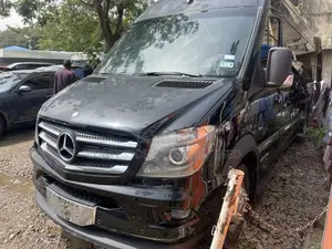 Mercedes-Benz Sprinter 2015 Black