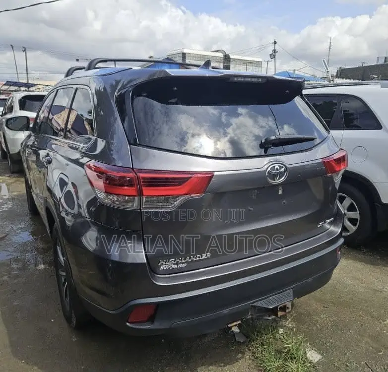 Toyota Highlander 2019 Gray
