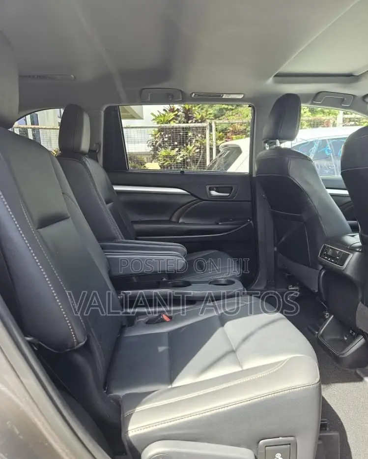 Toyota Highlander 2019 Gray