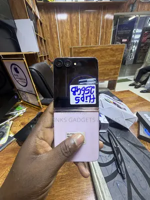Samsung Galaxy Z Flip 5 256 GB Gold