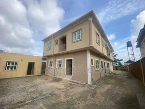 4bdrm Duplex in Beechwood Estate, Lakowe for rent