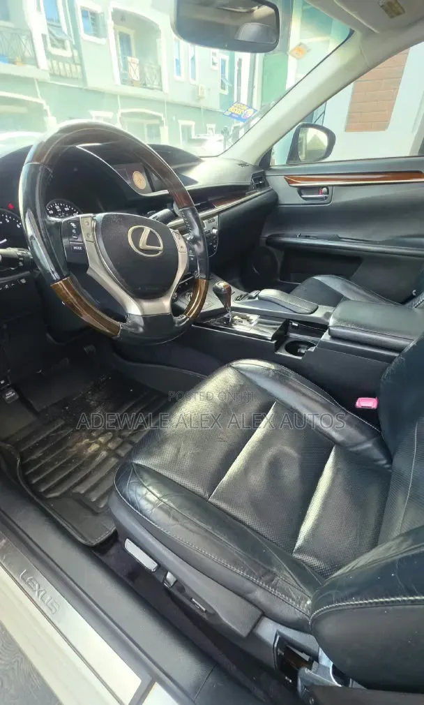 Lexus ES 2014 White
