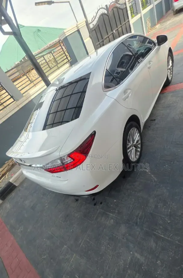 Lexus ES 2014 White