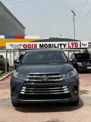 Toyota Highlander XLE 4x2 V6 (3.5L 6cyl 8A) 2017 Blue