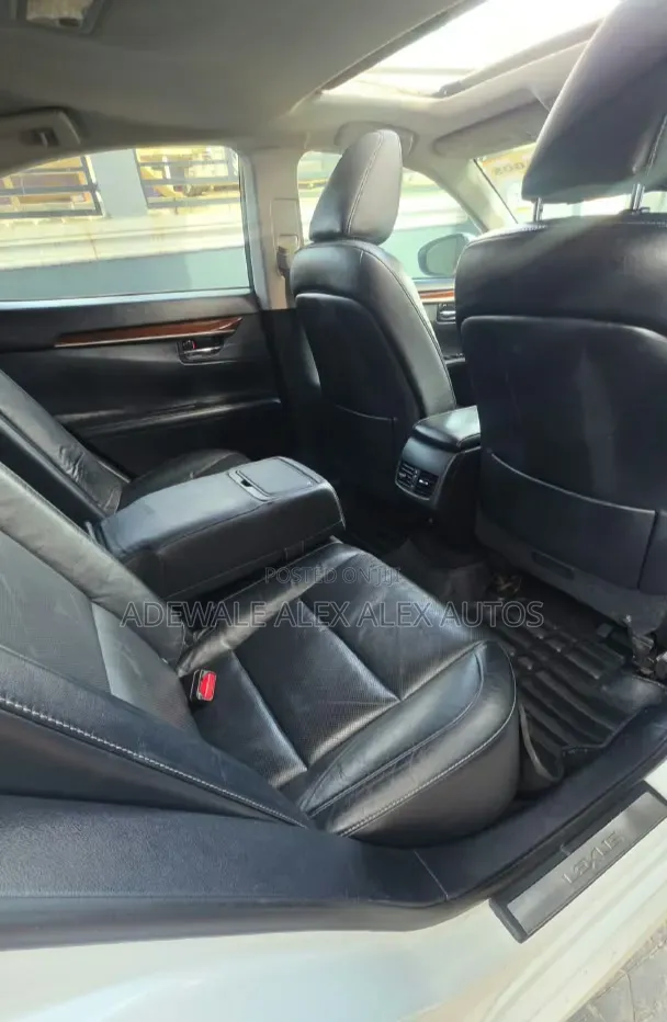 Lexus ES 2014 White