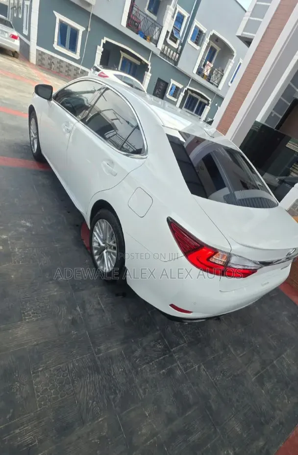 Lexus ES 2014 White