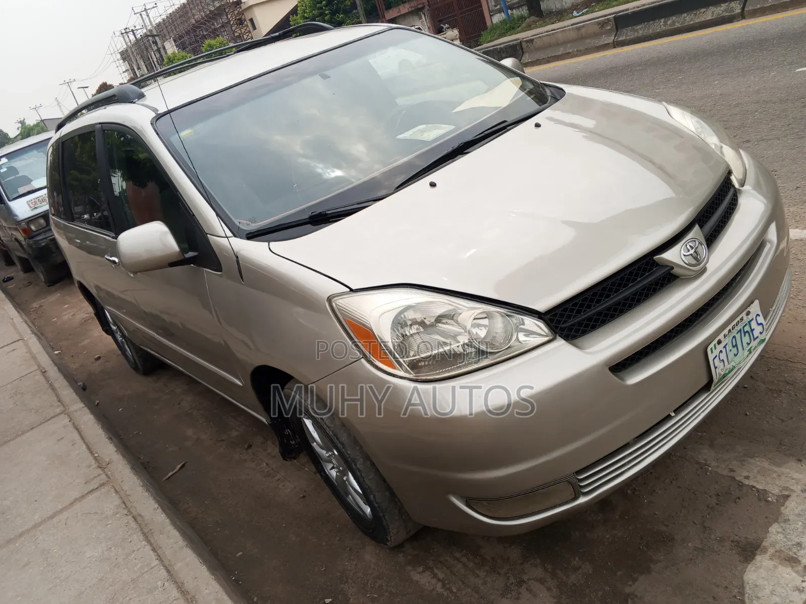 Toyota Sienna CE 2005 Gold