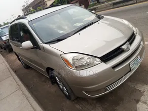 Toyota Sienna CE 2005 Gold
