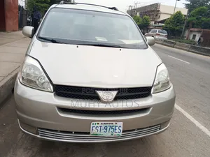 Toyota Sienna CE 2005 Gold