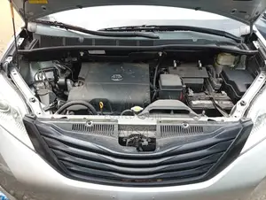 Toyota Sienna 2012 Silver