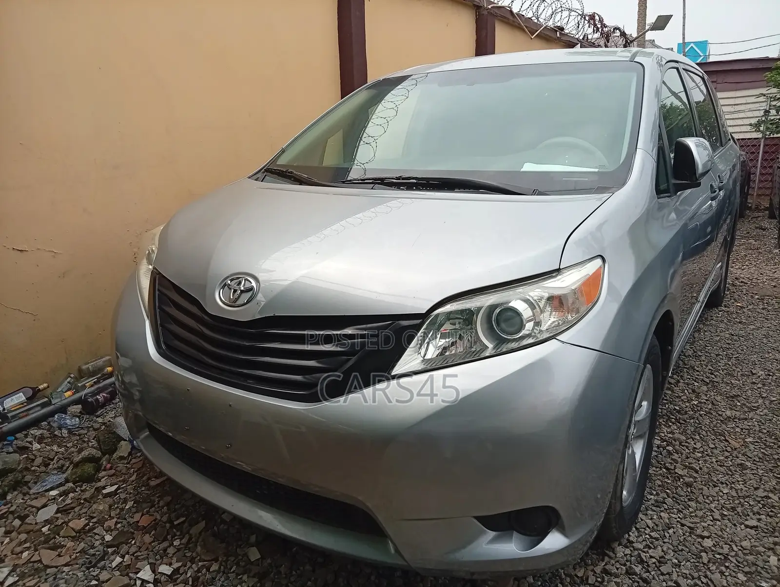 Toyota Sienna 2012 Silver