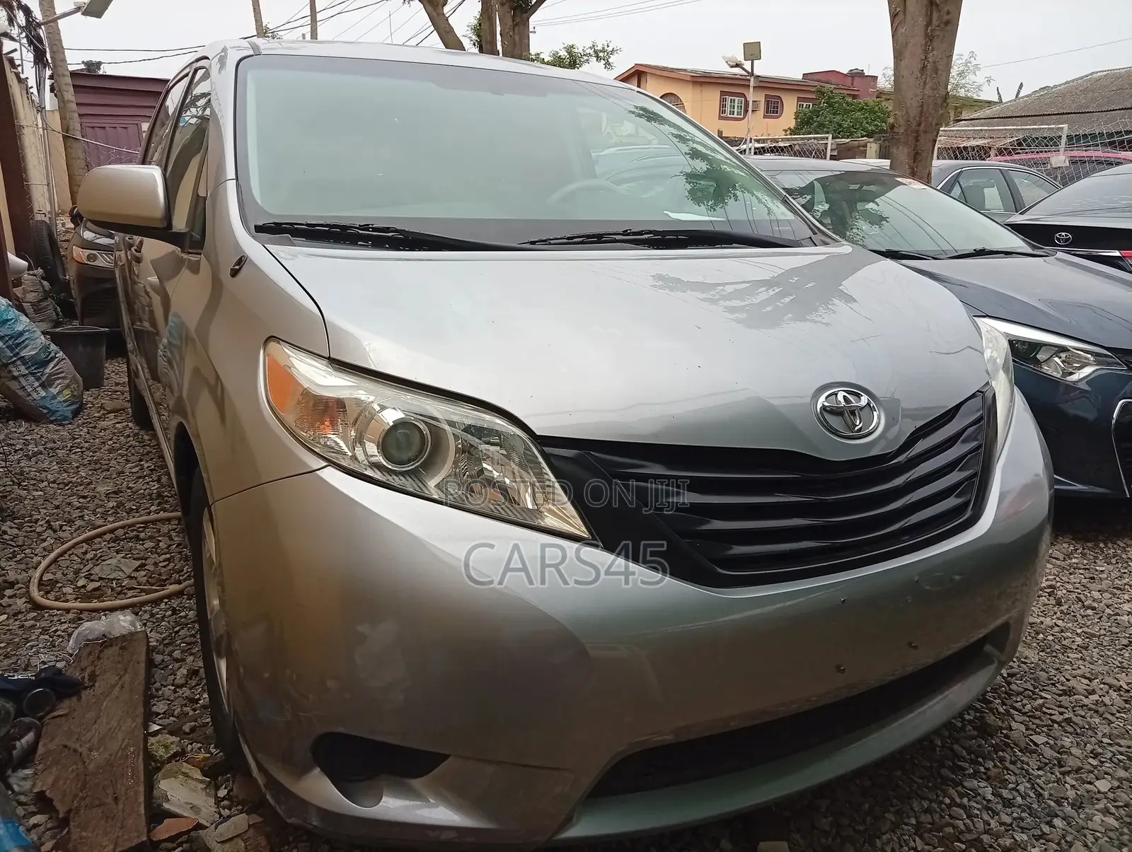 Toyota Sienna 2012 Silver
