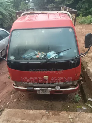 Neatly Used Toyota Dyna 200 2000 Red