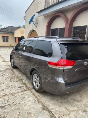 Toyota Sienna 2011 Gray